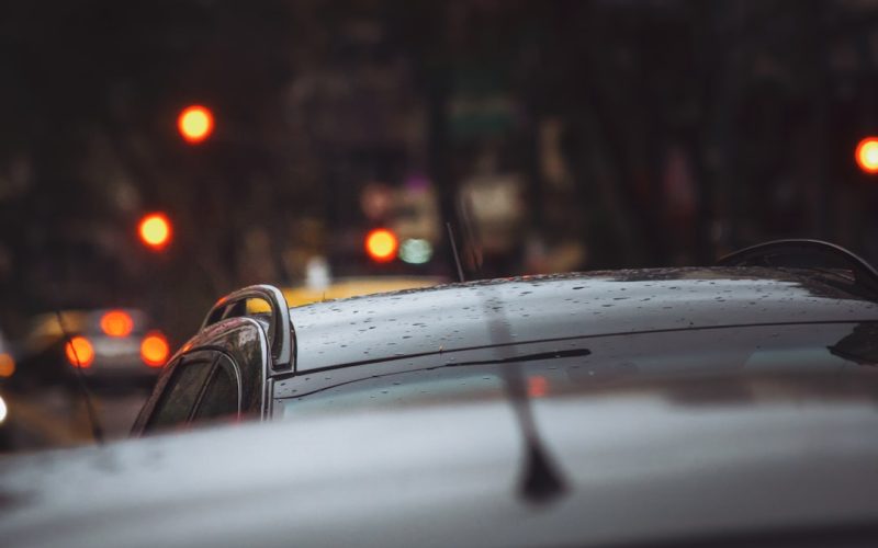 Xe taxi đi bệnh viện Ninh Giang cấp cứu vào ban đêm