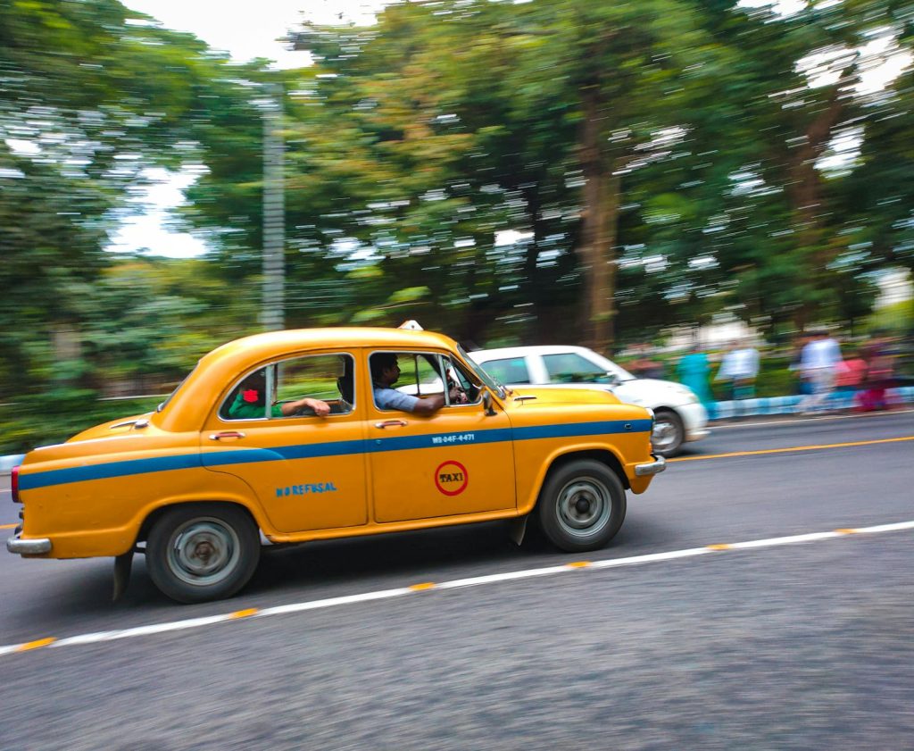 Xe taxi Chí Linh đón tận nhà trên đường phố Hải Dương