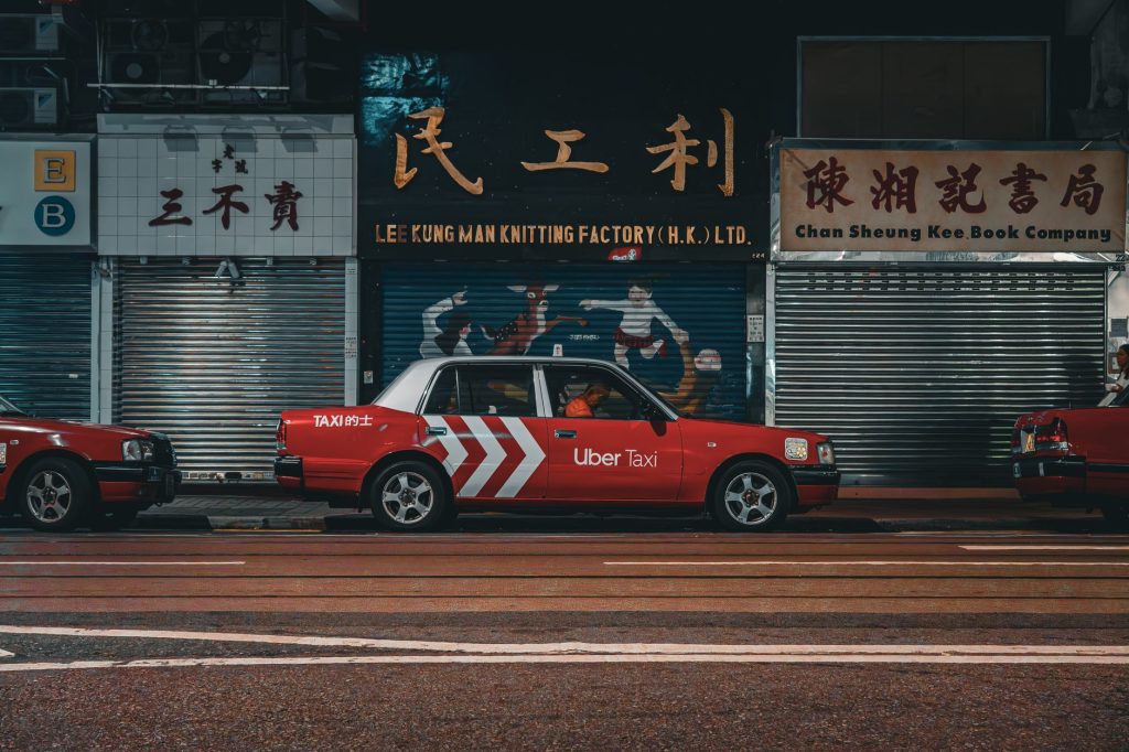 Xe taxi tứ kỳ phục vụ khách hàng tại khu vực Hải Dương