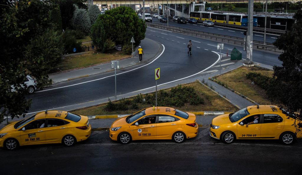 taxi tứ kỳ giá rẻ phục vụ khách hàng tại Hải Dương